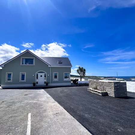 Coach House Bed and breakfast 3*